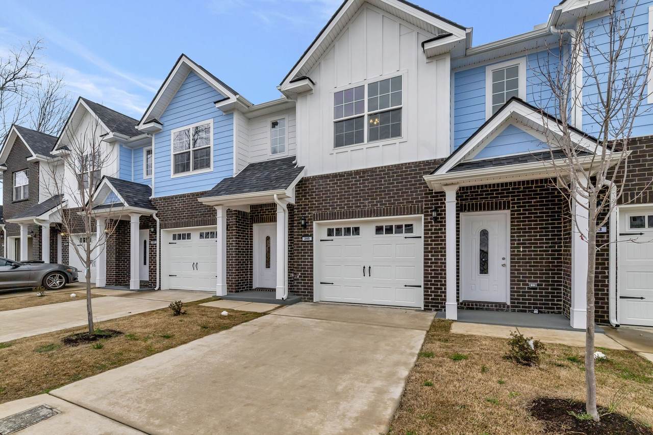 205 Longfellow Ln - Photo 1