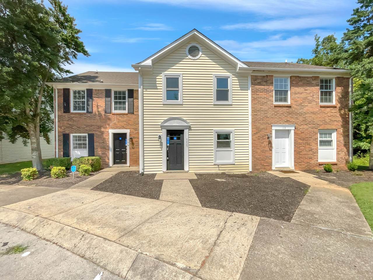 111 Azalea Ct - Photo 1