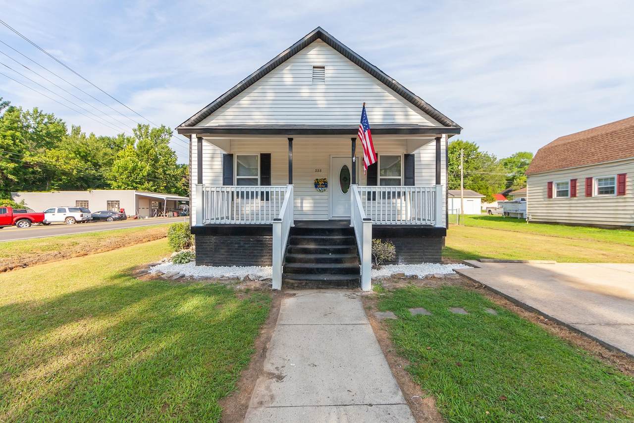 228 N Kentucky St - Photo 1