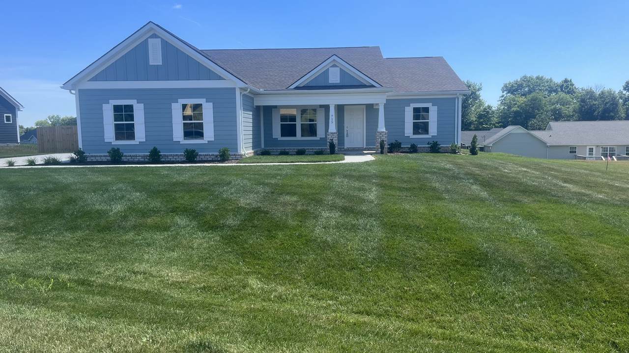 715 Larry Cir - Photo 1