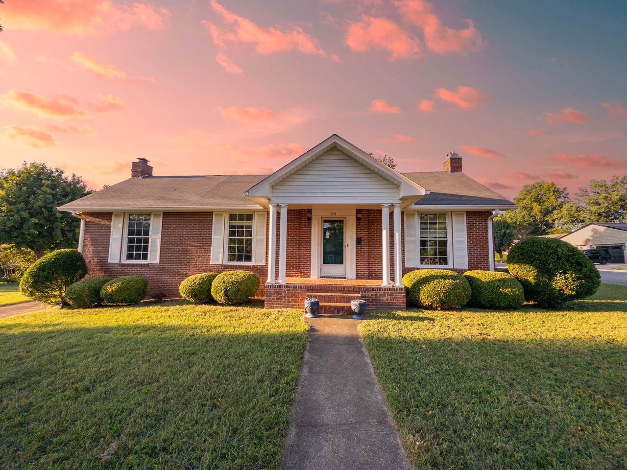 901 Swanson Blvd - Photo 1