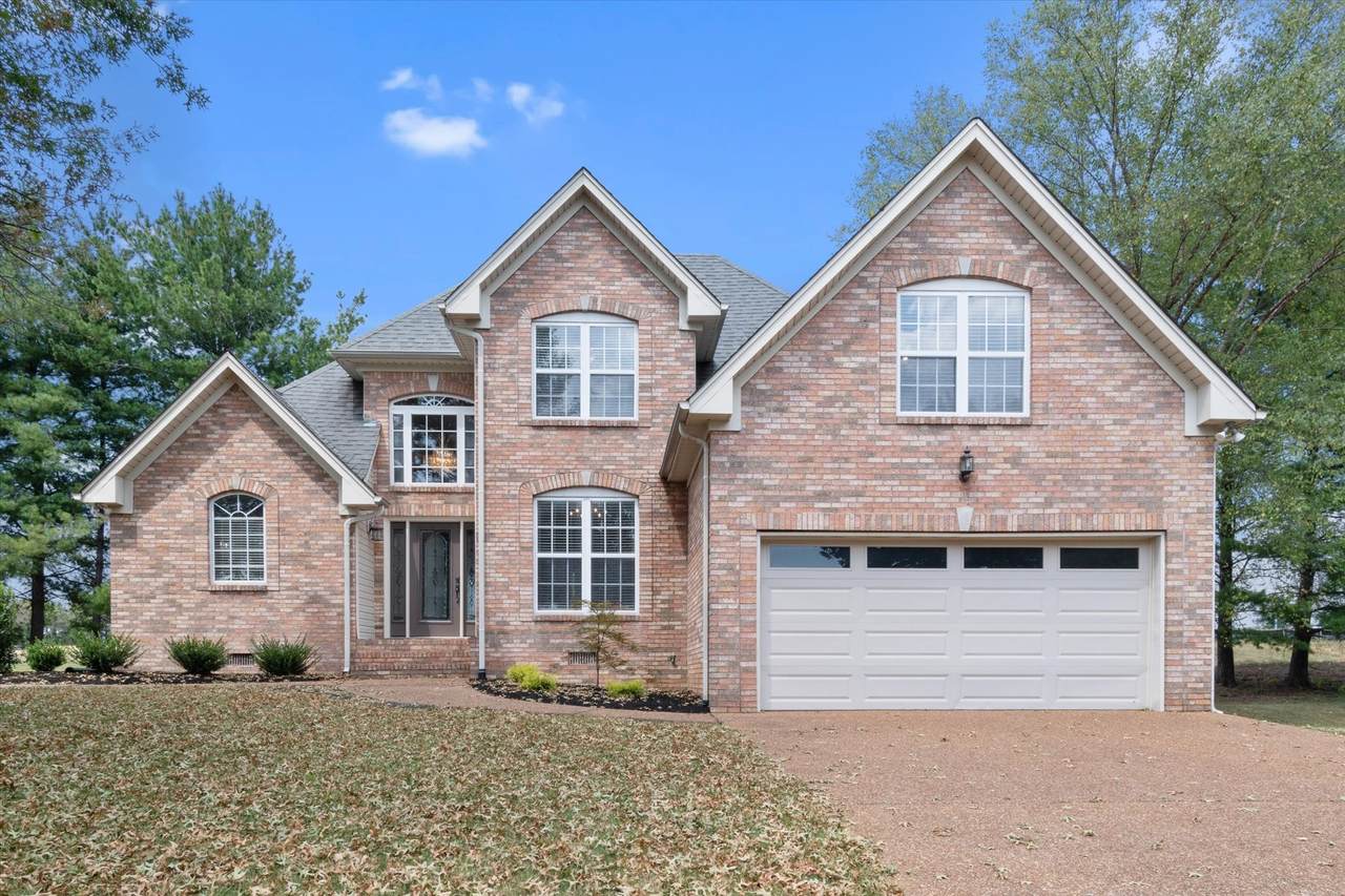 1067 Franklin Dr - Photo 1