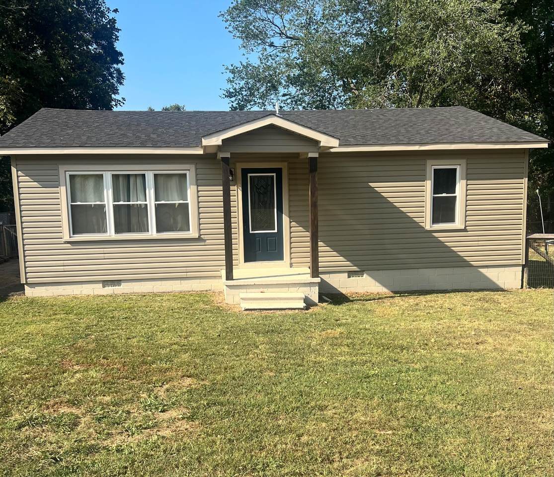 245 Clover St - Photo 1
