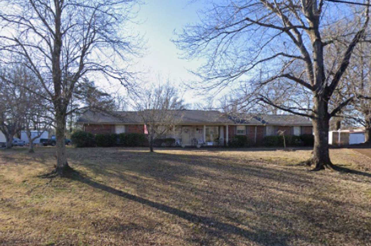 341 Hickory Dr - Photo 1