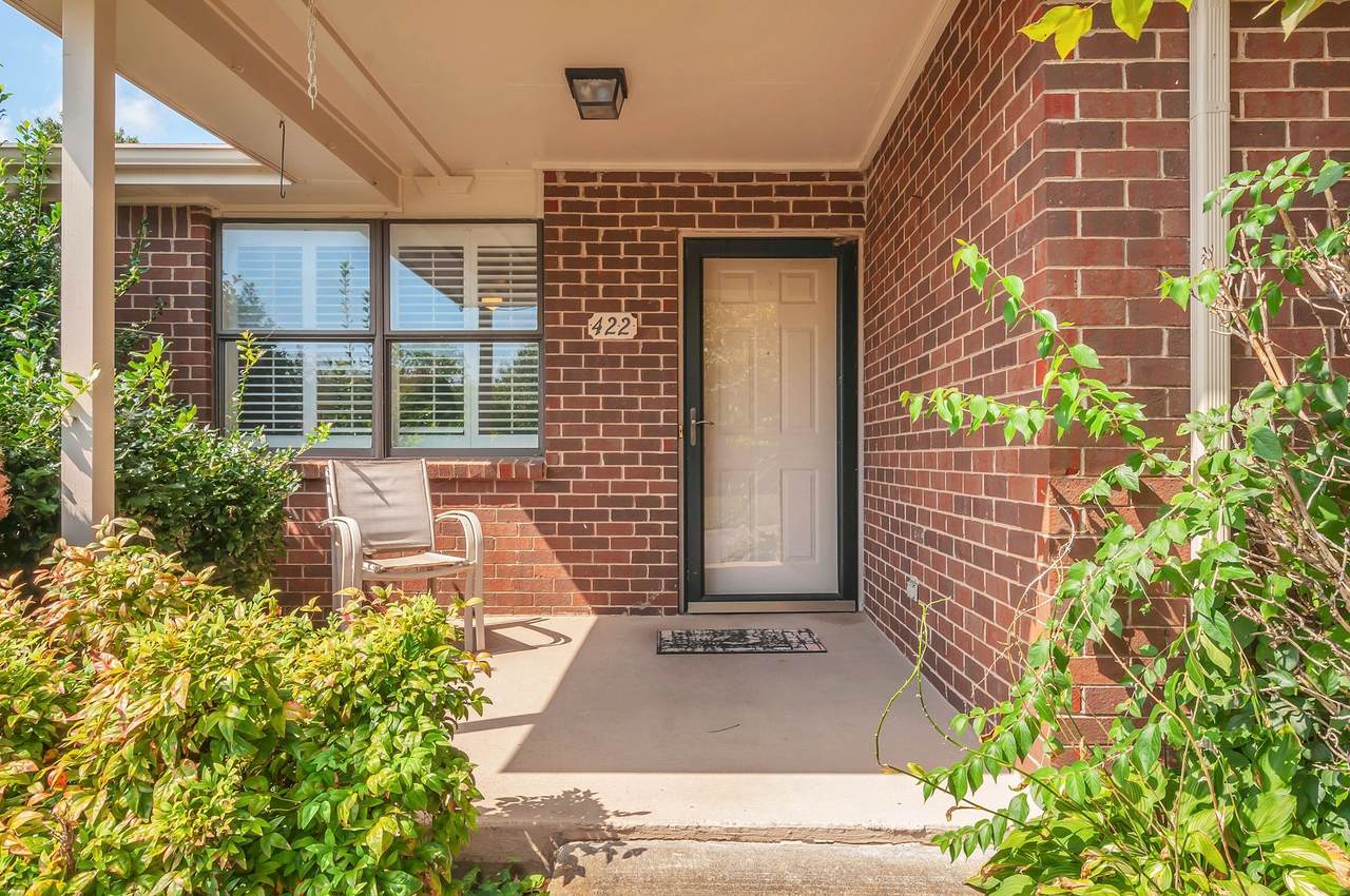 422 Deer Lake Dr - Photo 1
