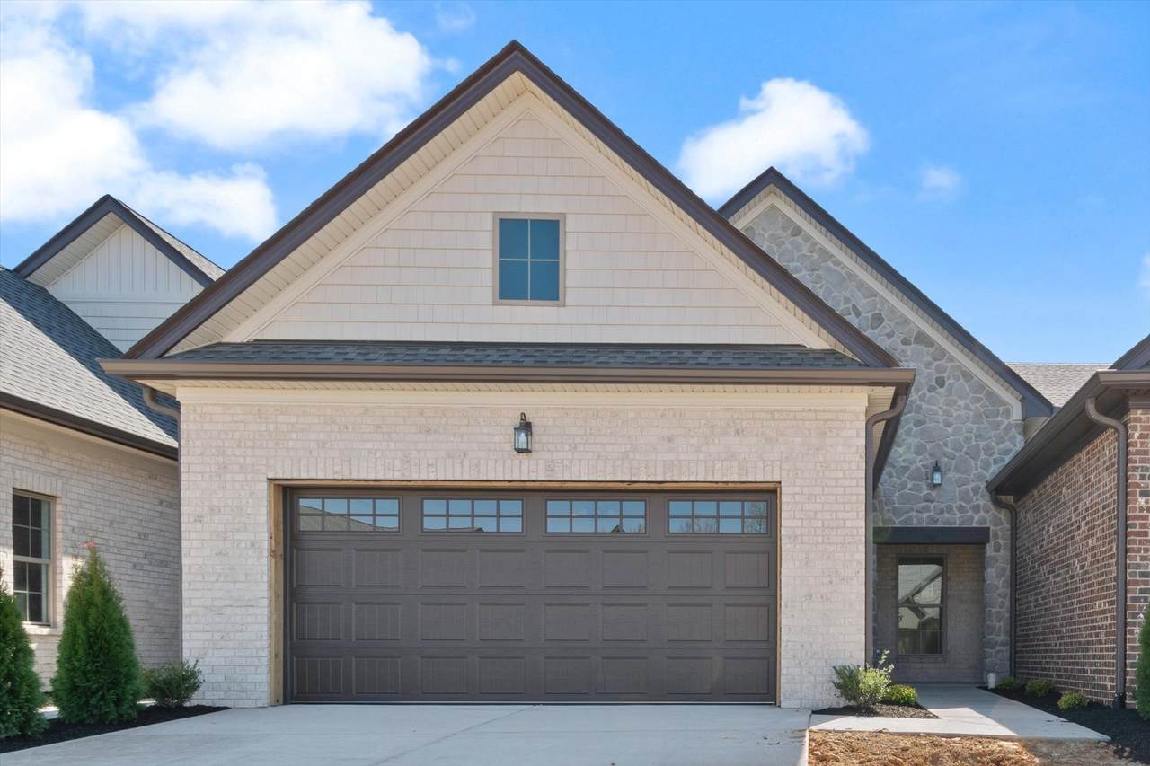446 W Foxrun - Photo 1