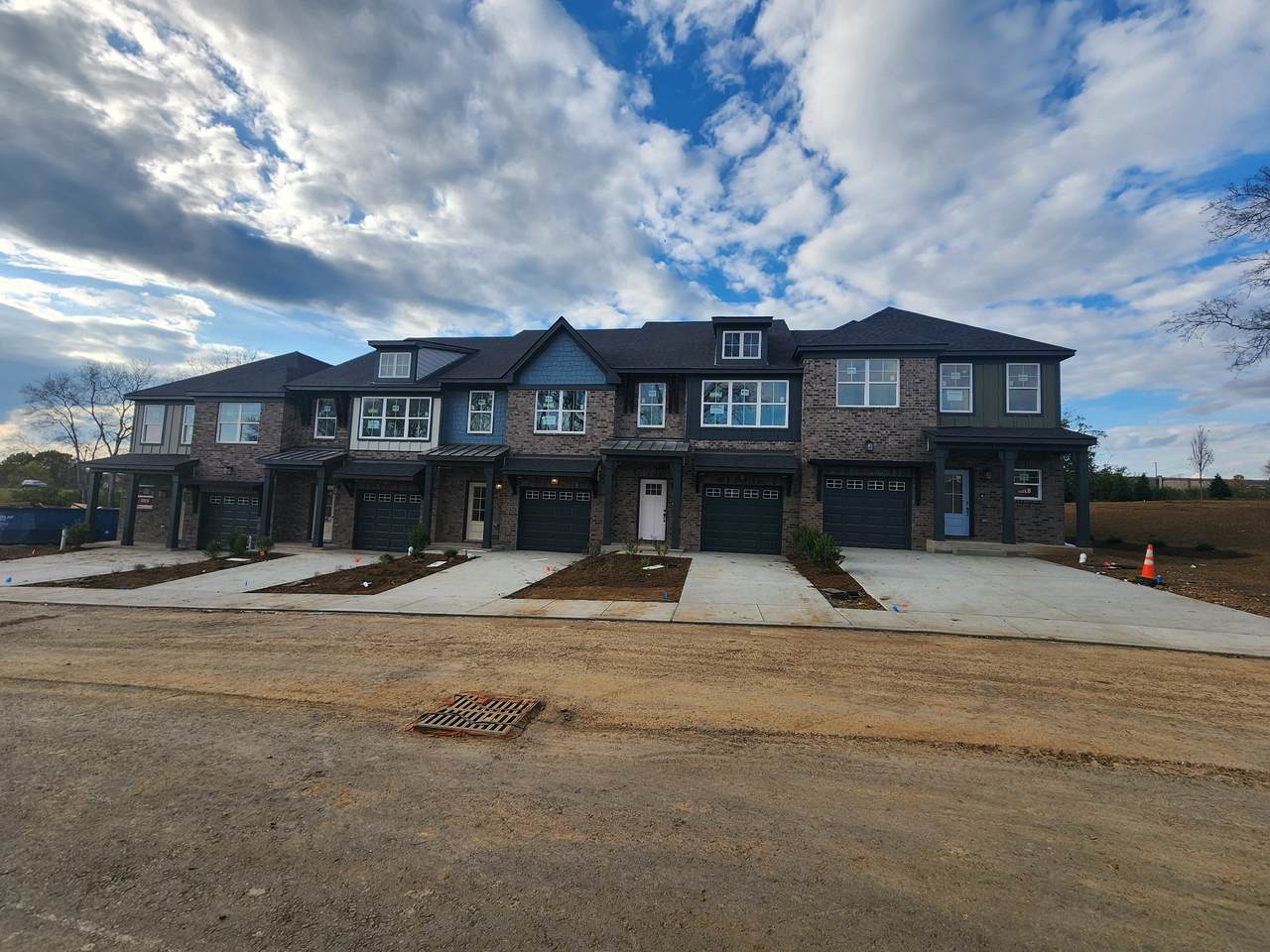 438 Bishop Blvd - Photo 1