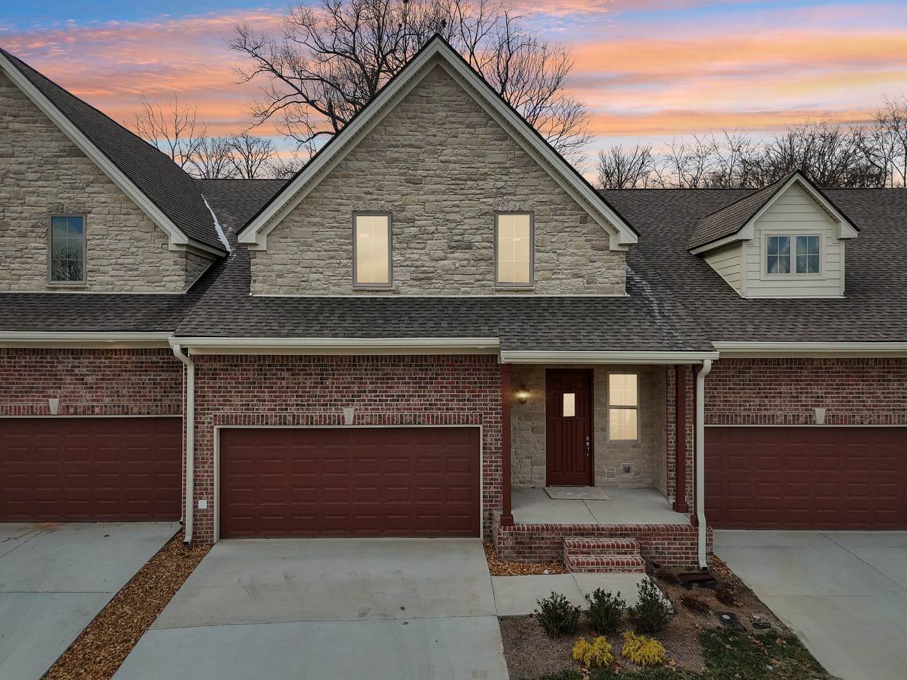 120 Nickolas Cir - Photo 1