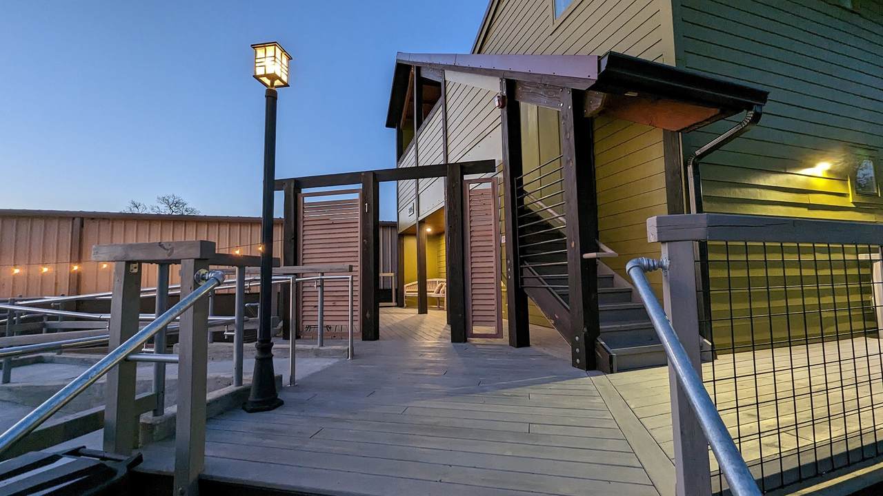 2604 Westwood Dr - Photo 1