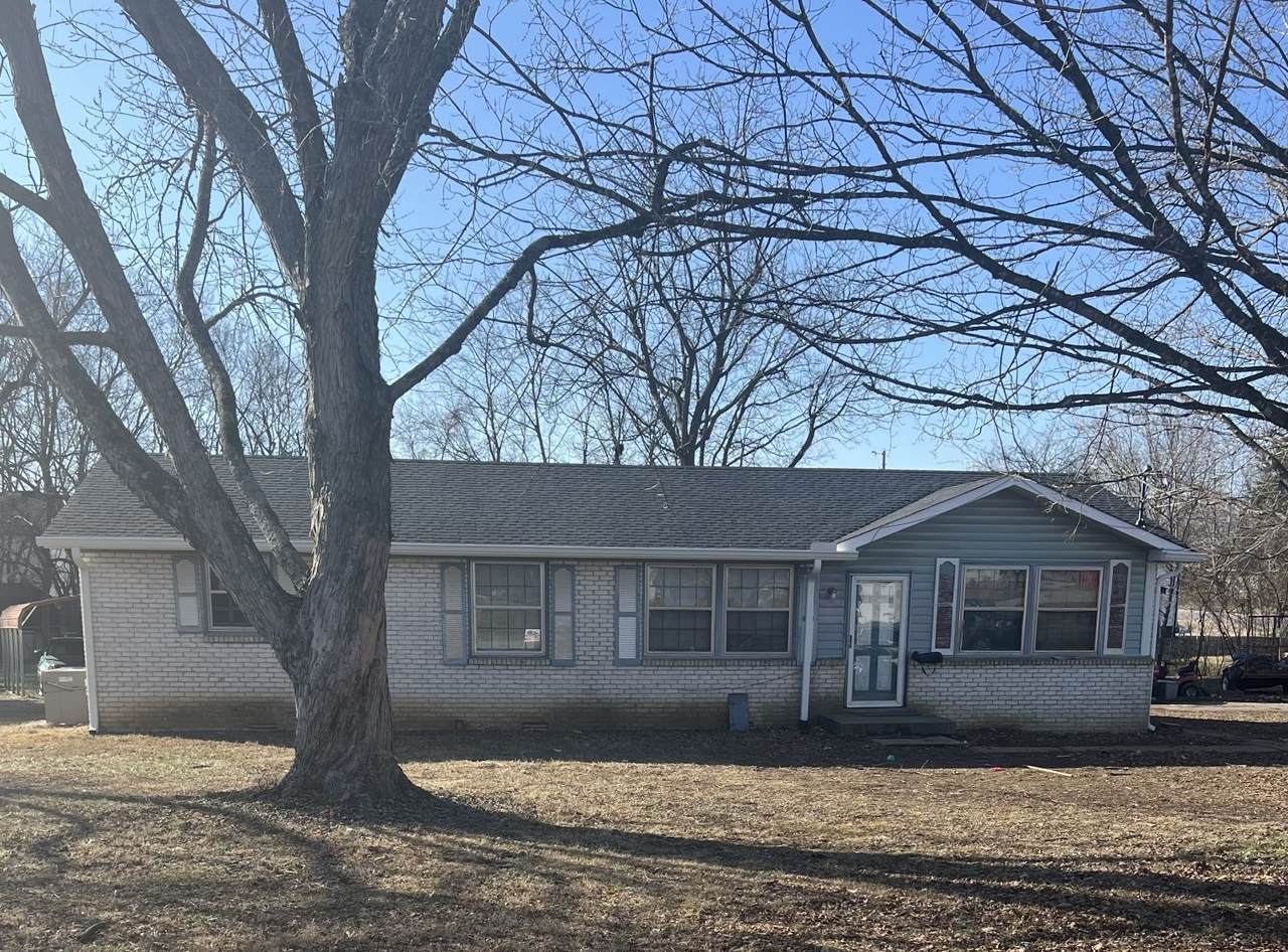 703 Shoma Dr - Photo 1