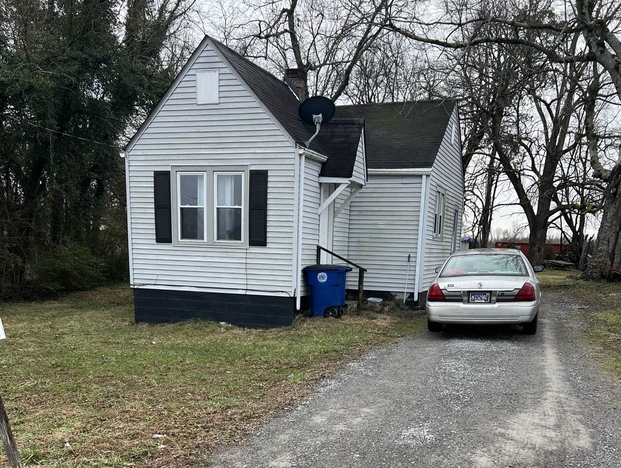 338 Maplewood Dr - Photo 1