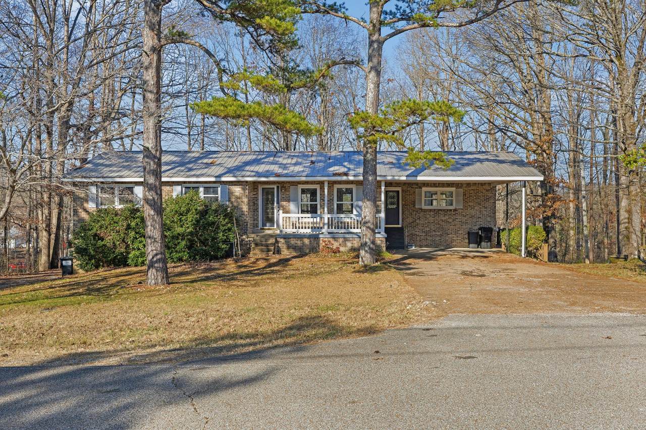 211 Lakeview Dr - Photo 1