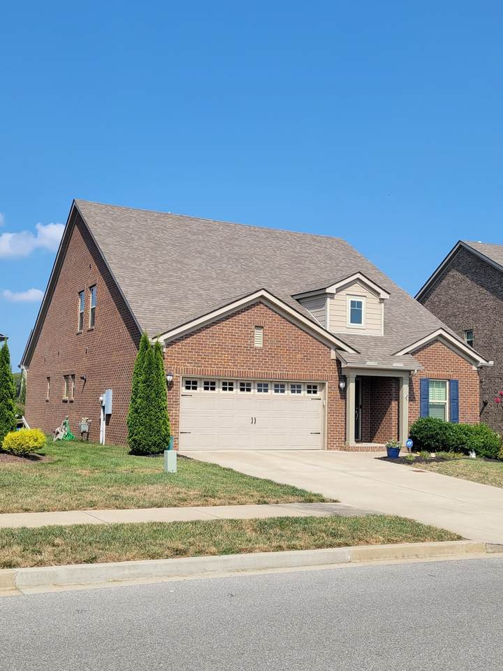 640 Fall Creek Cir - Photo 1