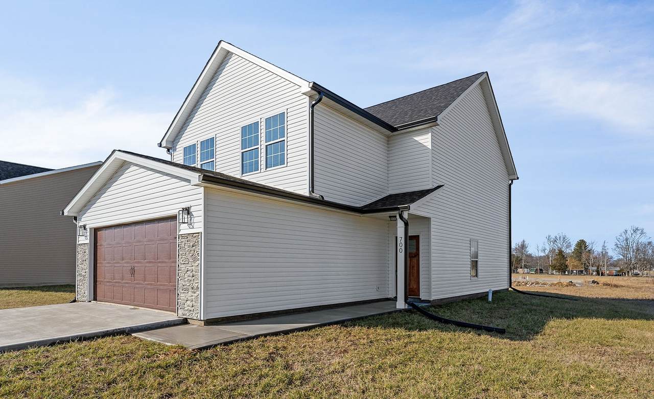 700 Robinson Rd - Photo 1