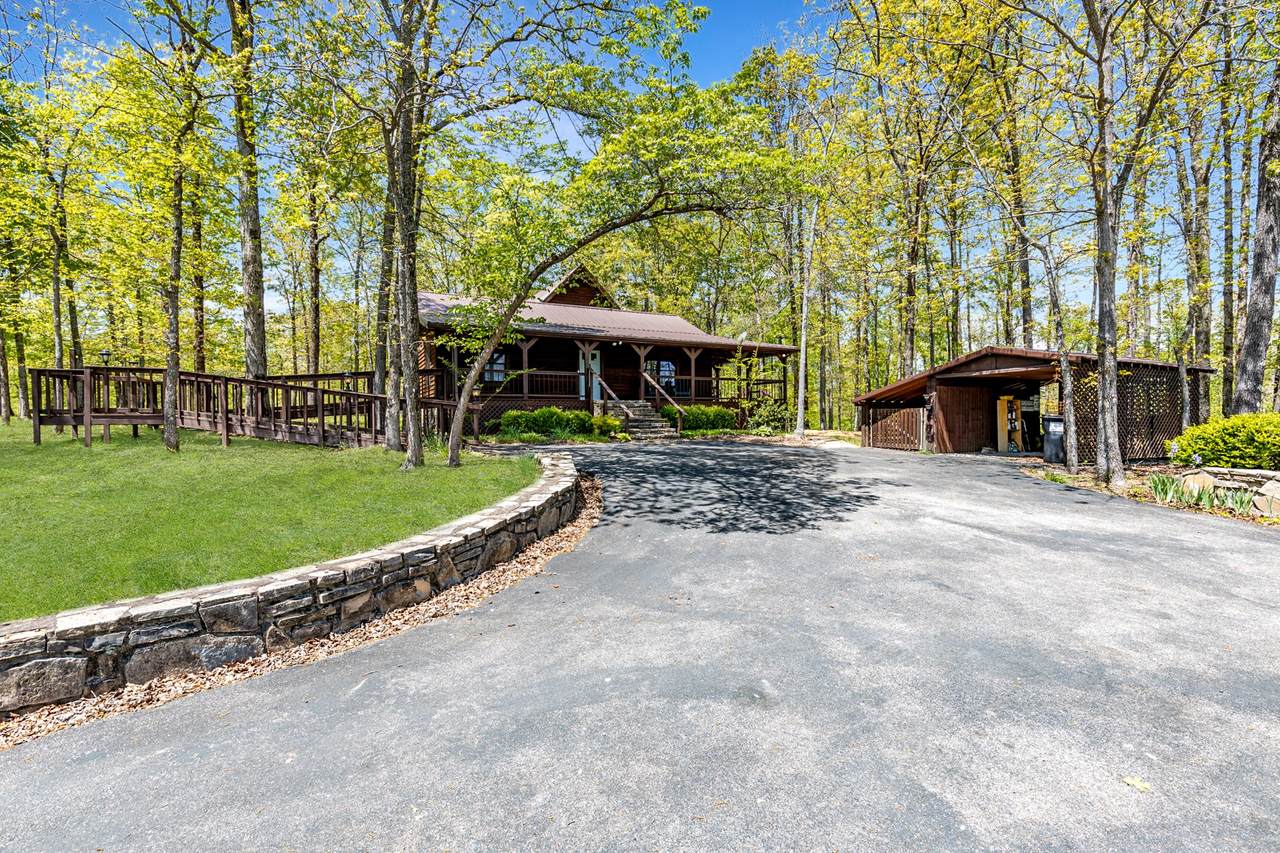 121 Emerald Dr - Photo 1