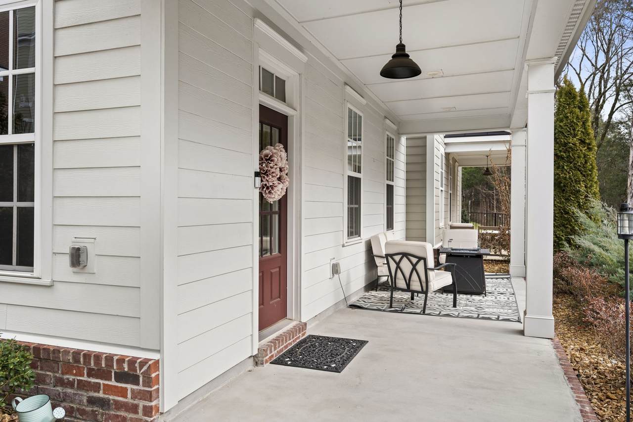 411 Iona Way - Photo 1
