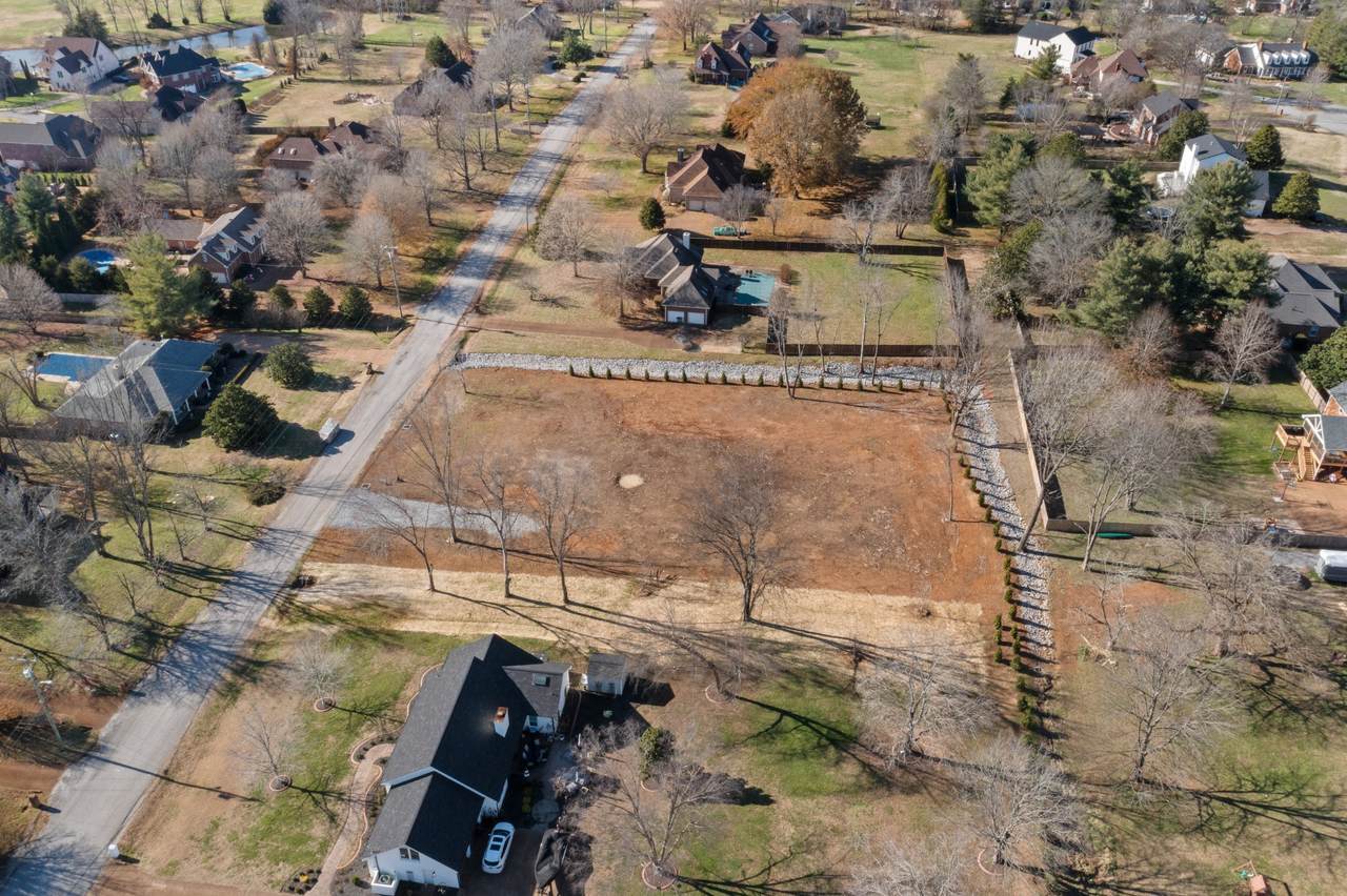 135 Buchanan Cir - Photo 1