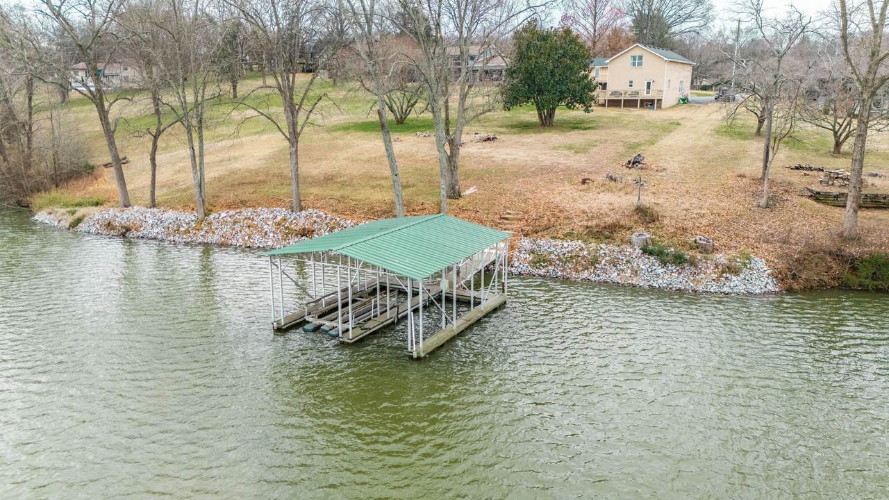 135 Bay Dr - Photo 1