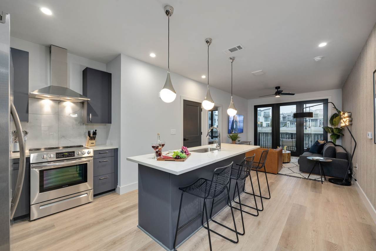 303 31st Ave - Photo 1