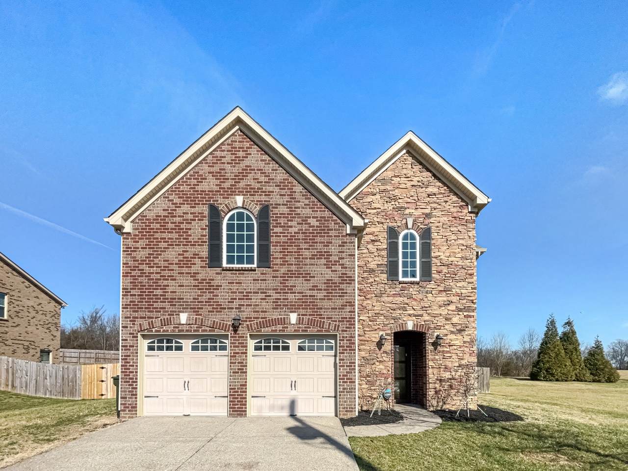 1036 Middleton Ln - Photo 1