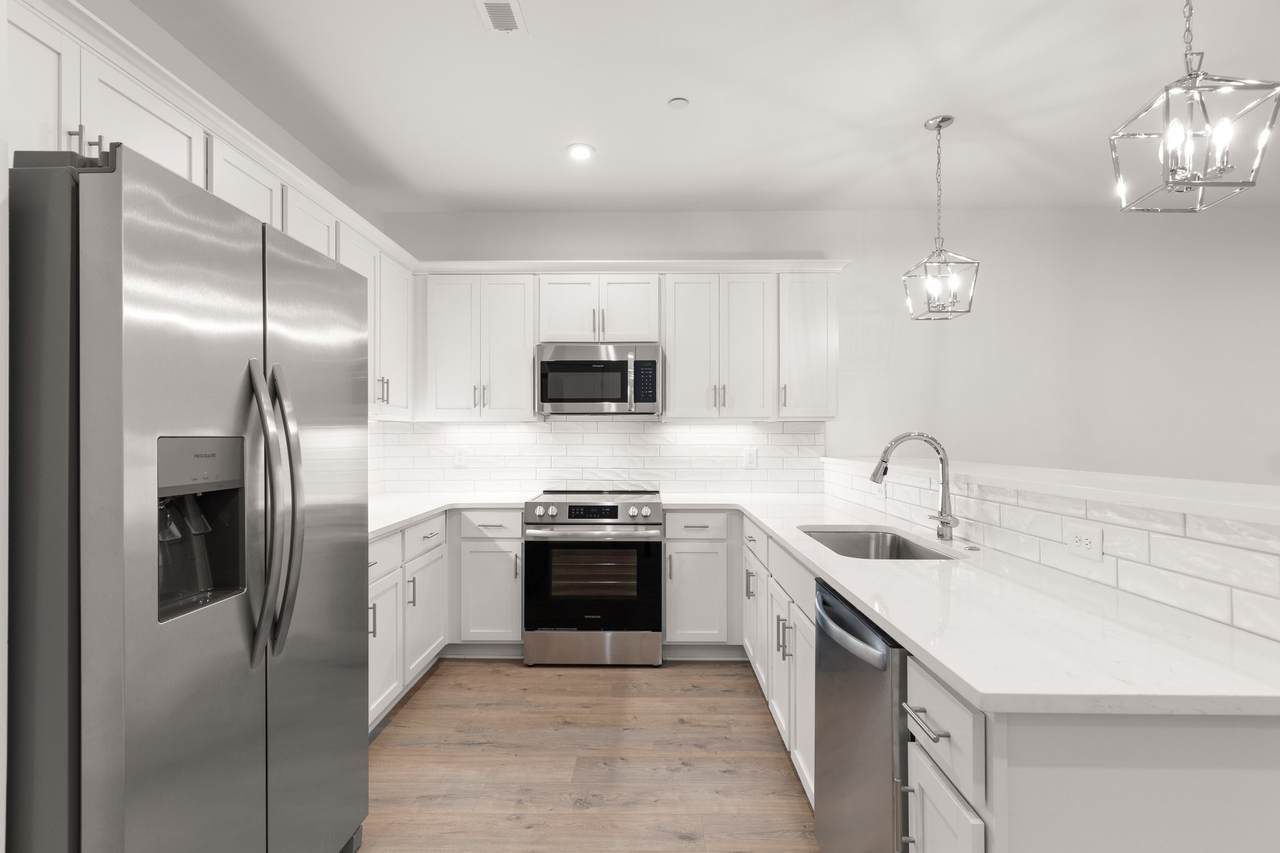 102 Leggo Ave - Photo 1