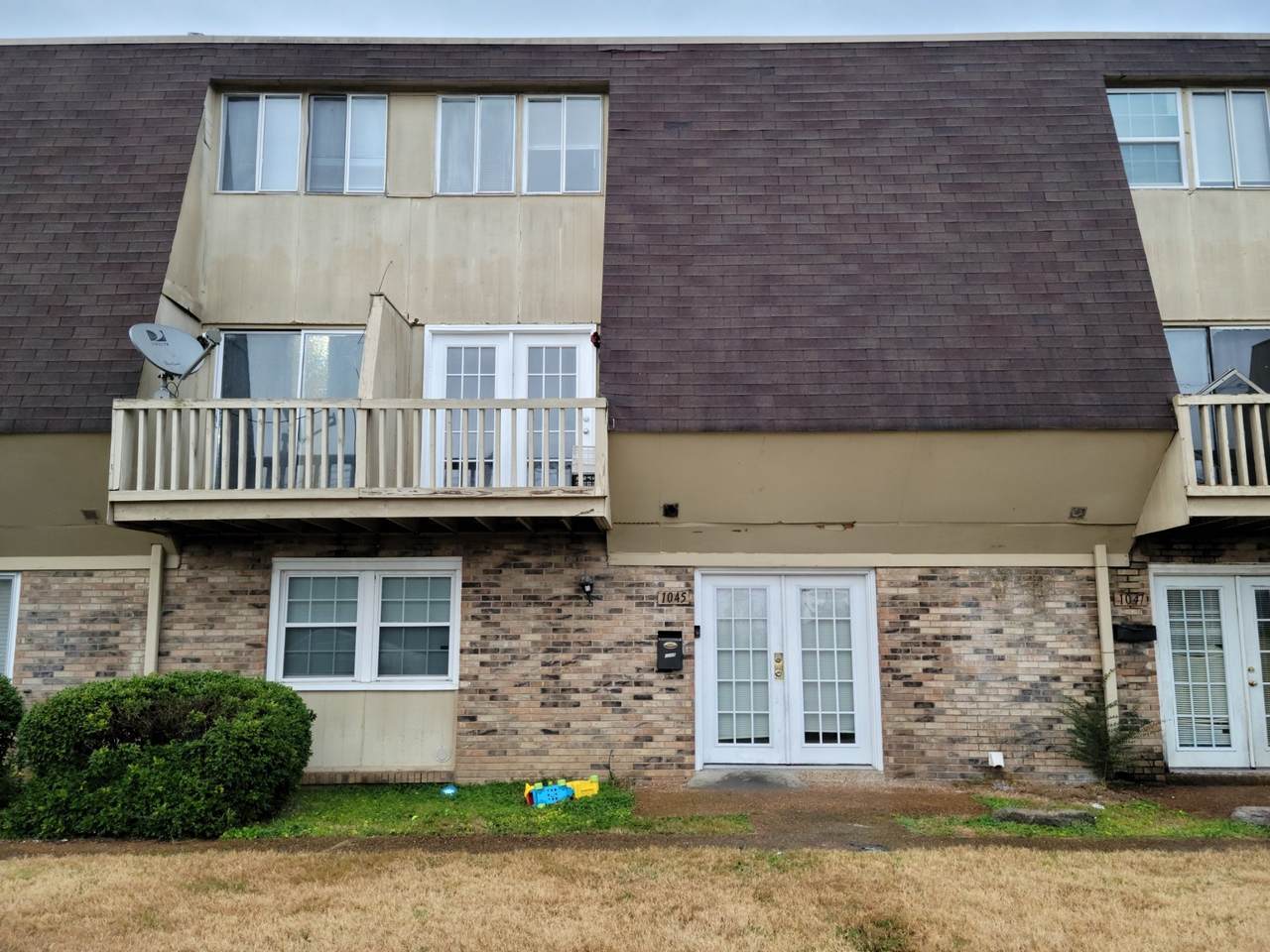 1041 Harold Dr - Photo 1