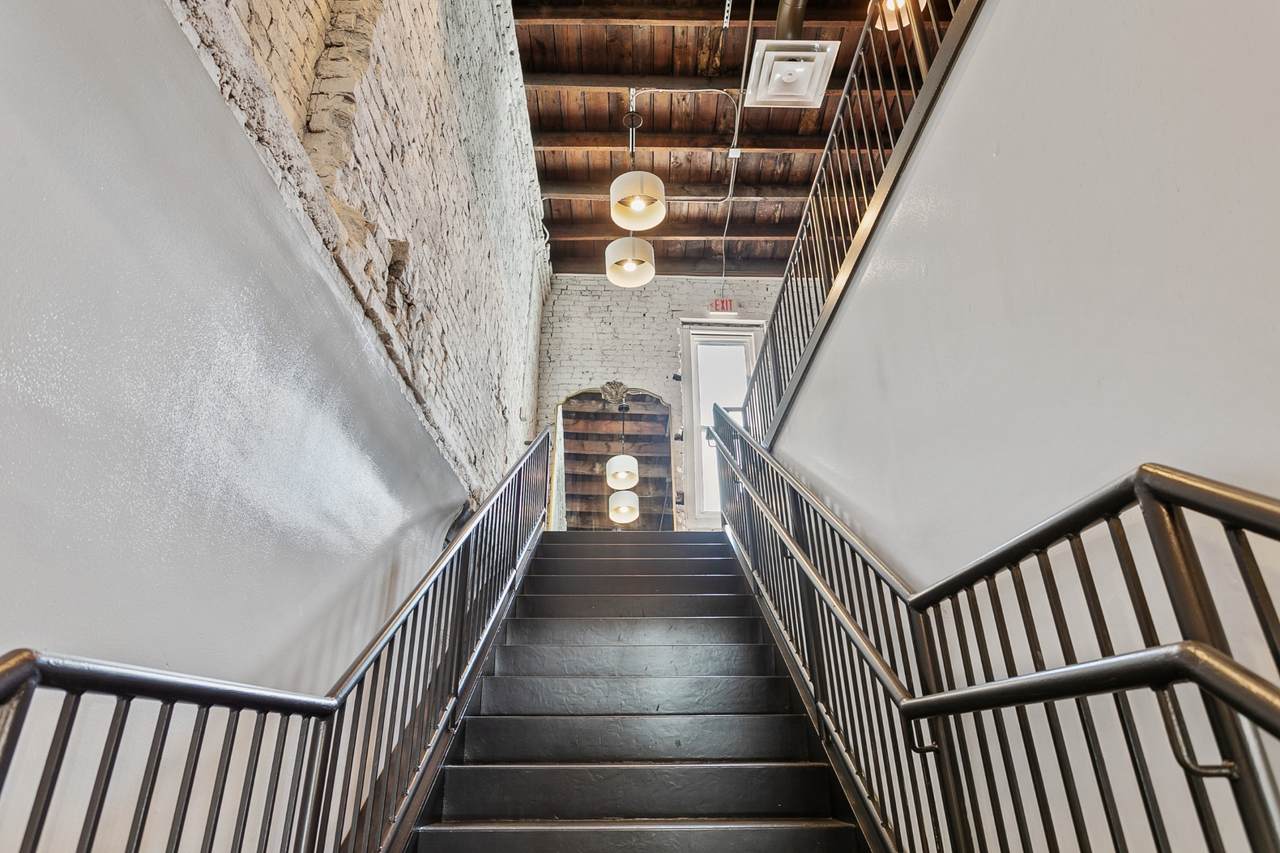 341 Main St - Photo 1