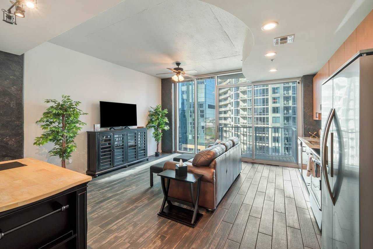 301 Demonbreun St - Photo 1