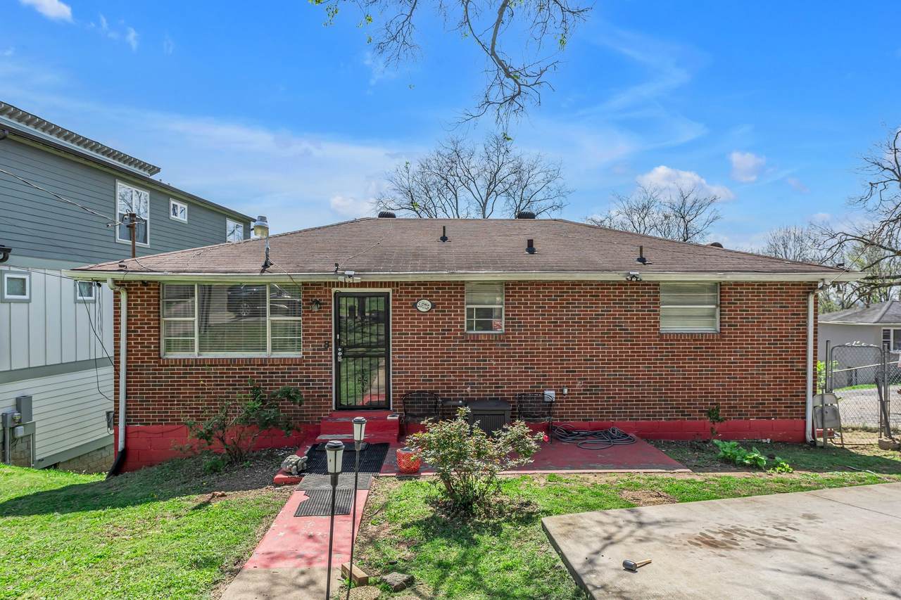3223 Lincoln Ave - Photo 1