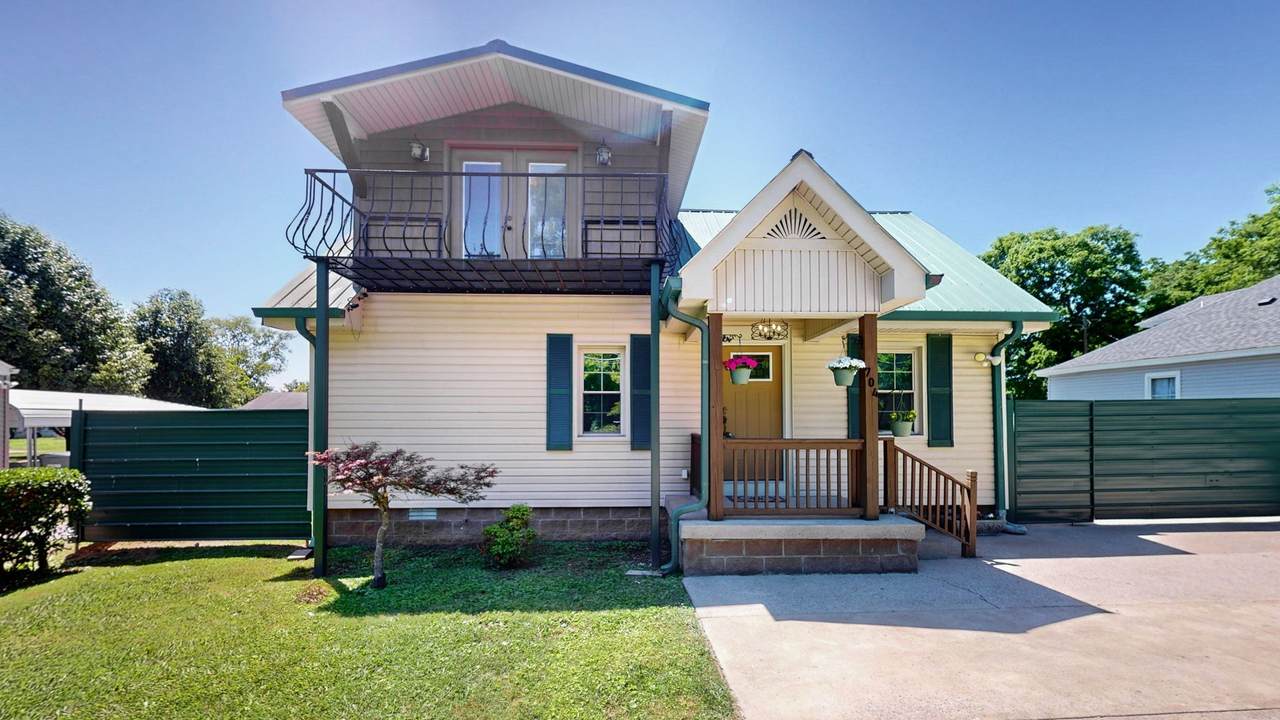 704 Page Ave - Photo 1