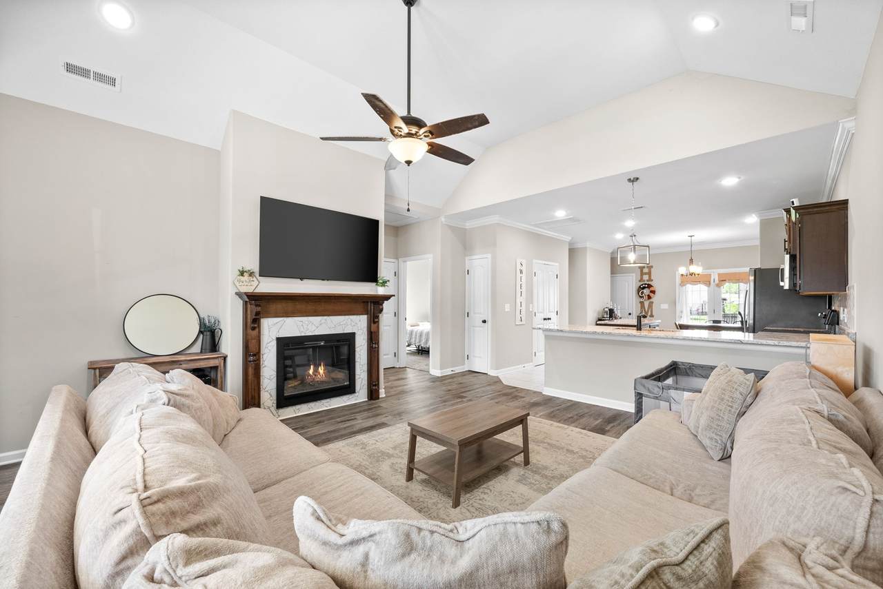 1485 Citadel Dr - Photo 1