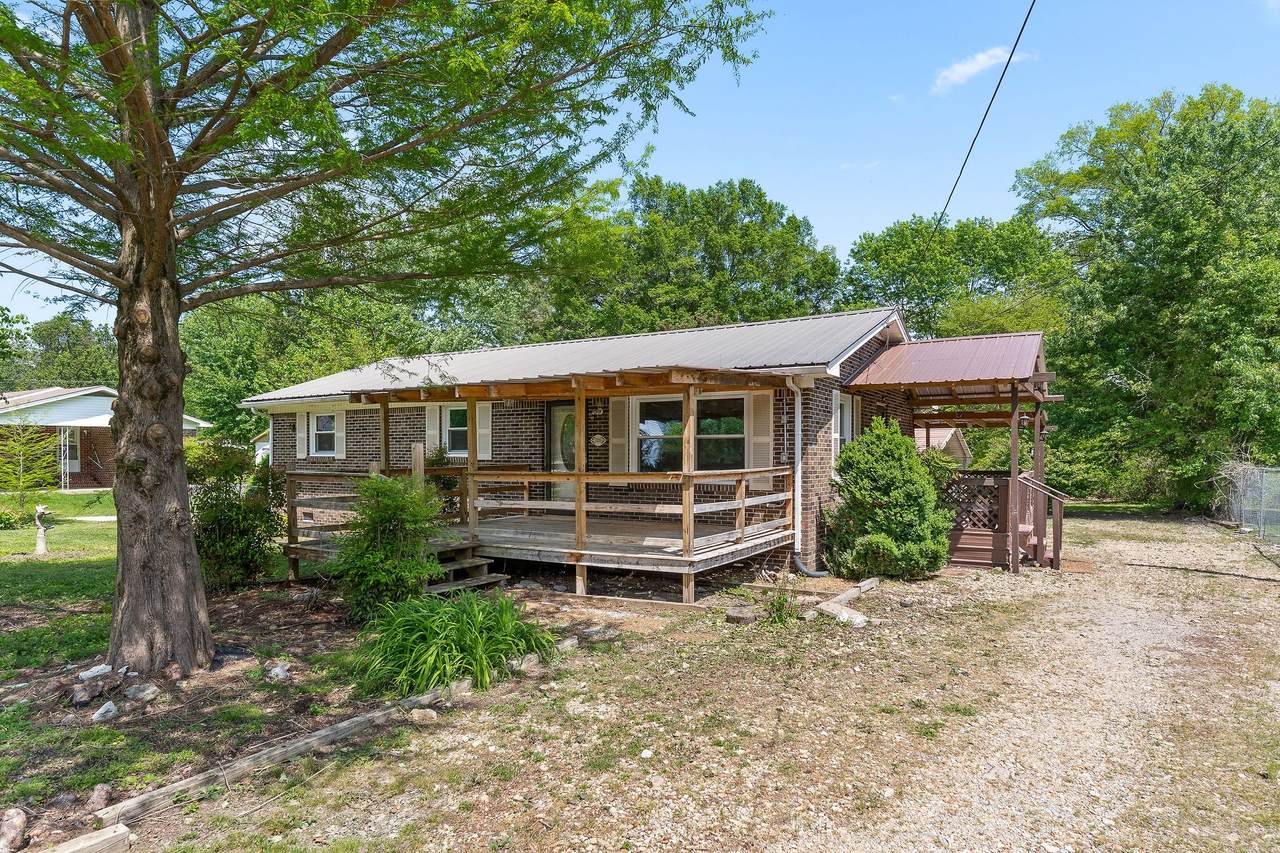 1108 Earl Ave - Photo 1