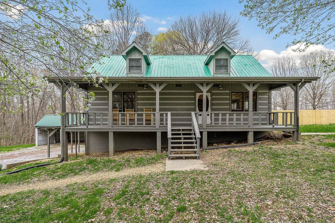 843 Pine Orchard Rd - Photo 1