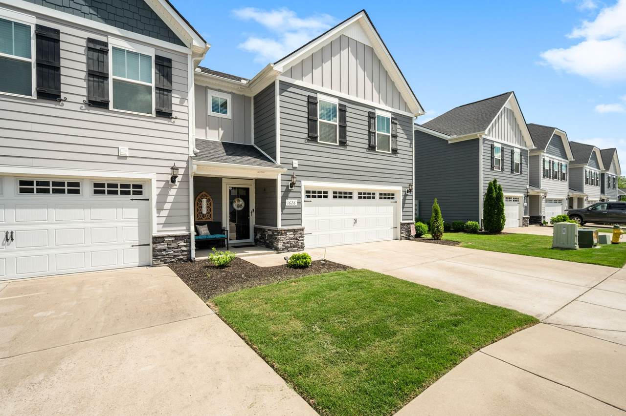1626 Calcutta Dr - Photo 1
