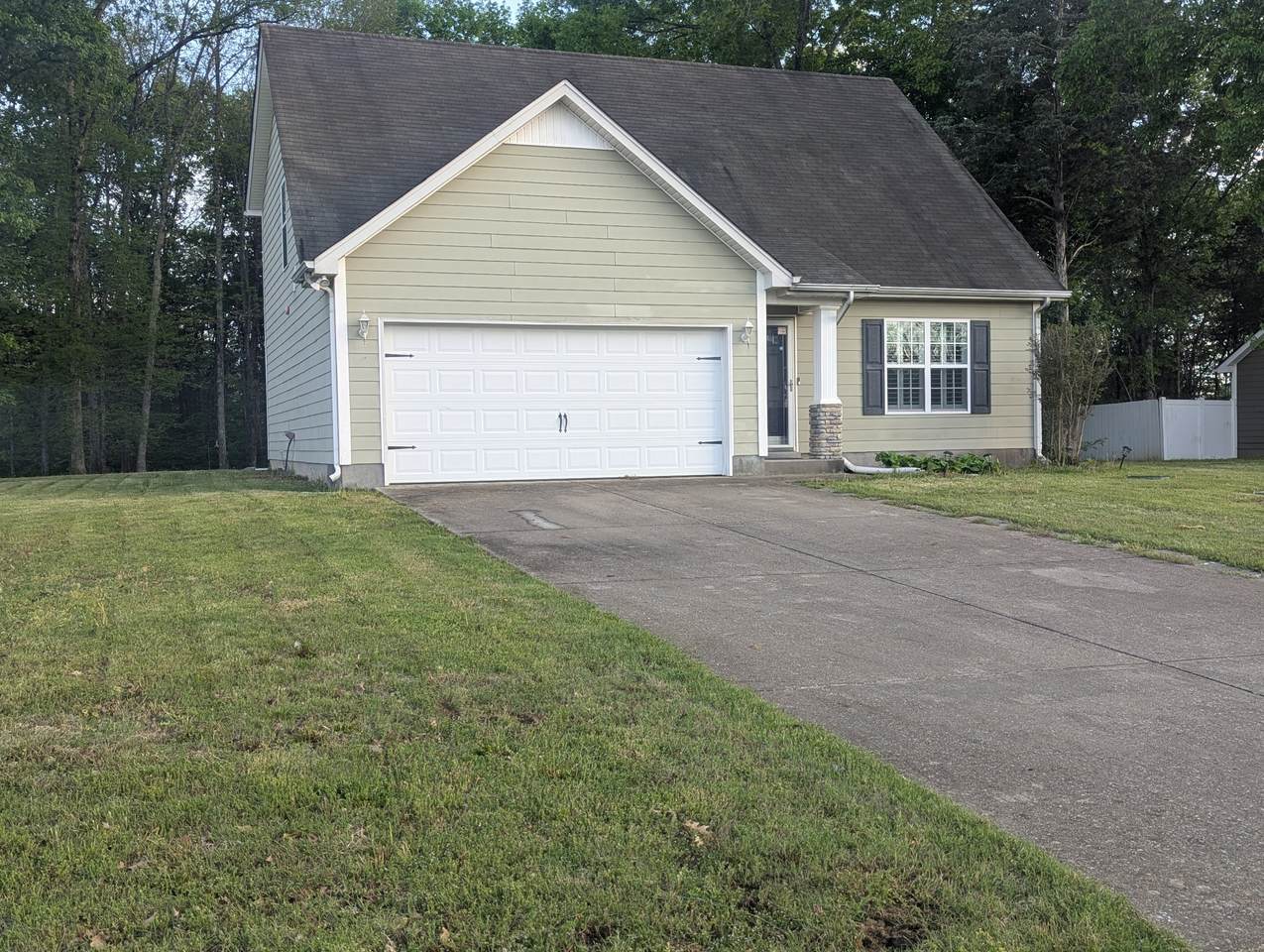 209 Bakerview St - Photo 1