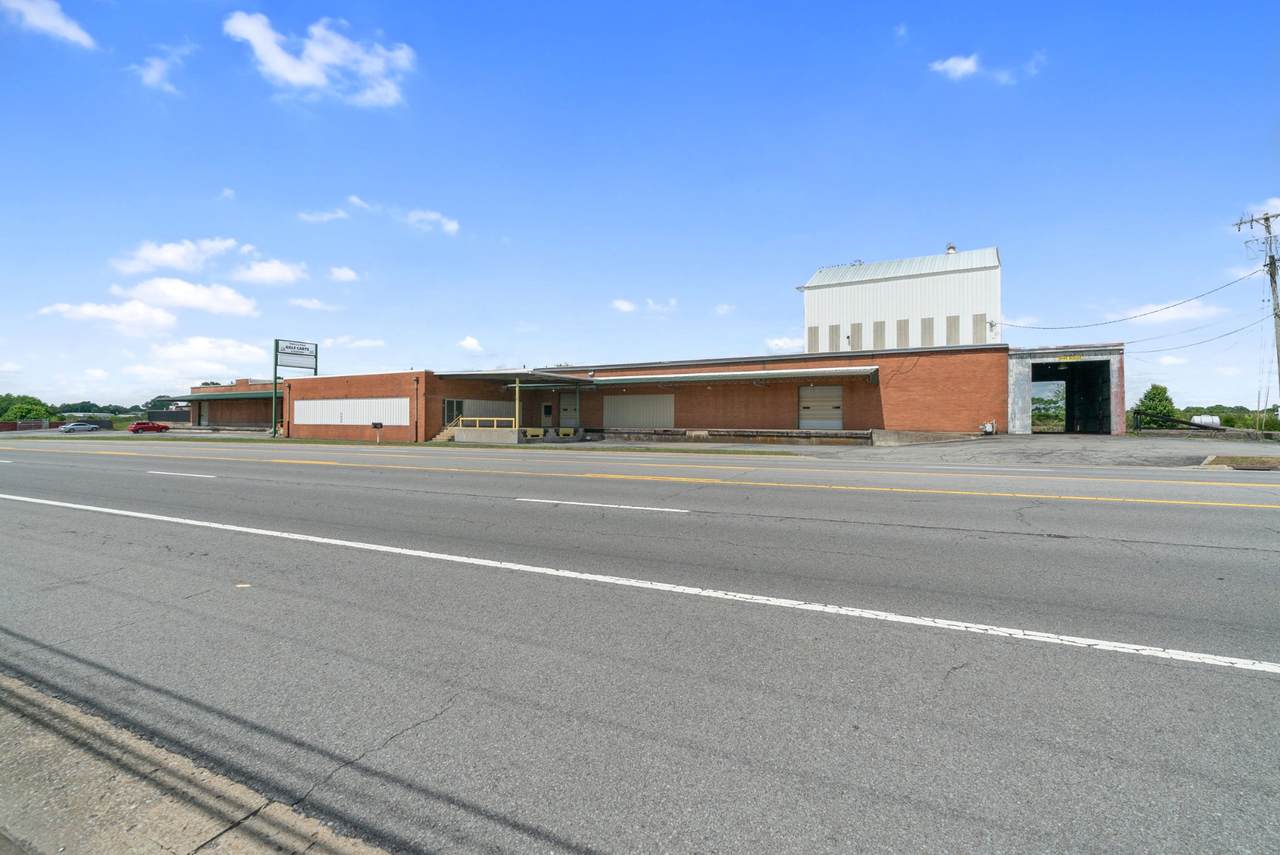 4000 Memorial Blvd - Photo 1