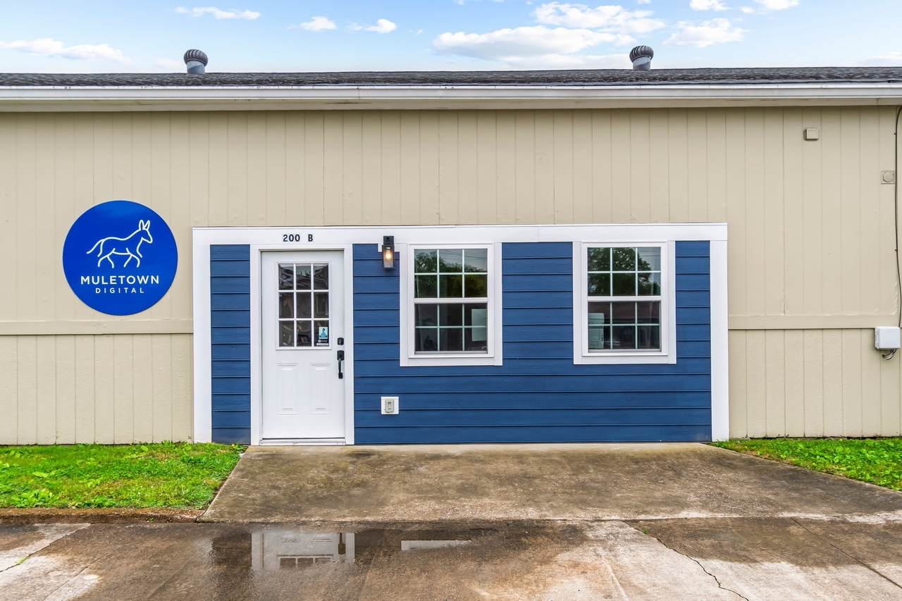 200 Nicholas Long Dr - Photo 1