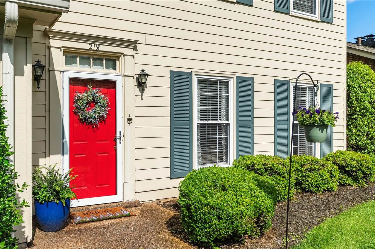 218 Boxwood Dr - Photo 1