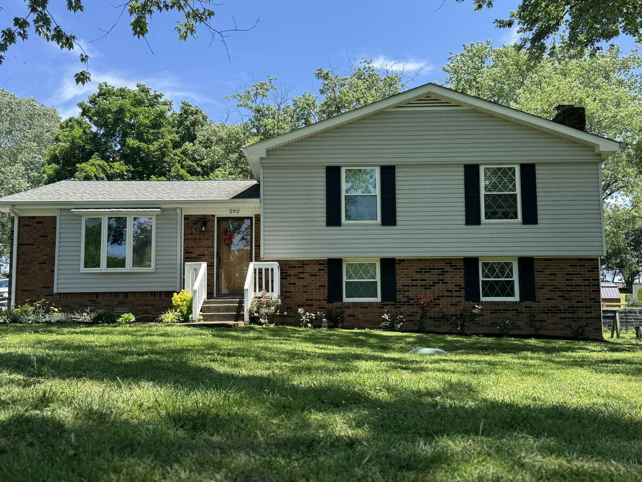 292 Greenfield Ln - Photo 1
