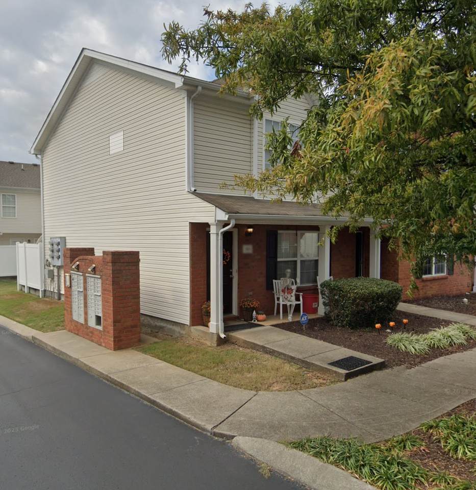 1011 Wolves Den Pl - Photo 1