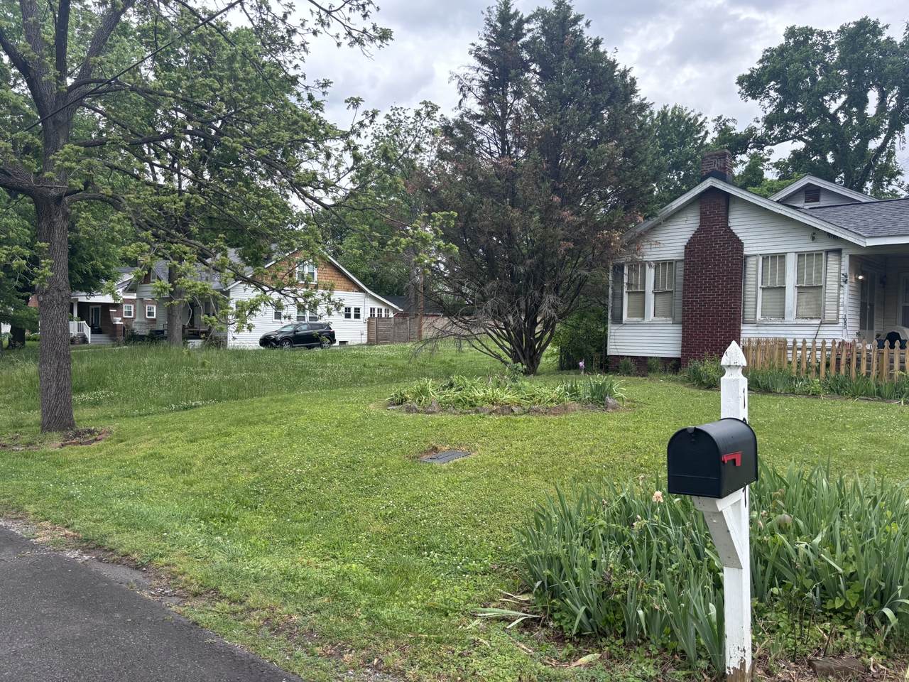 1007 Fairwin Ave - Photo 1