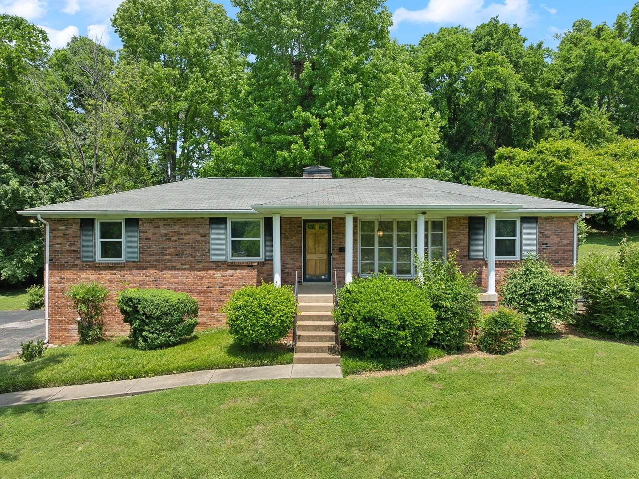 2724 Windemere Dr - Photo 1