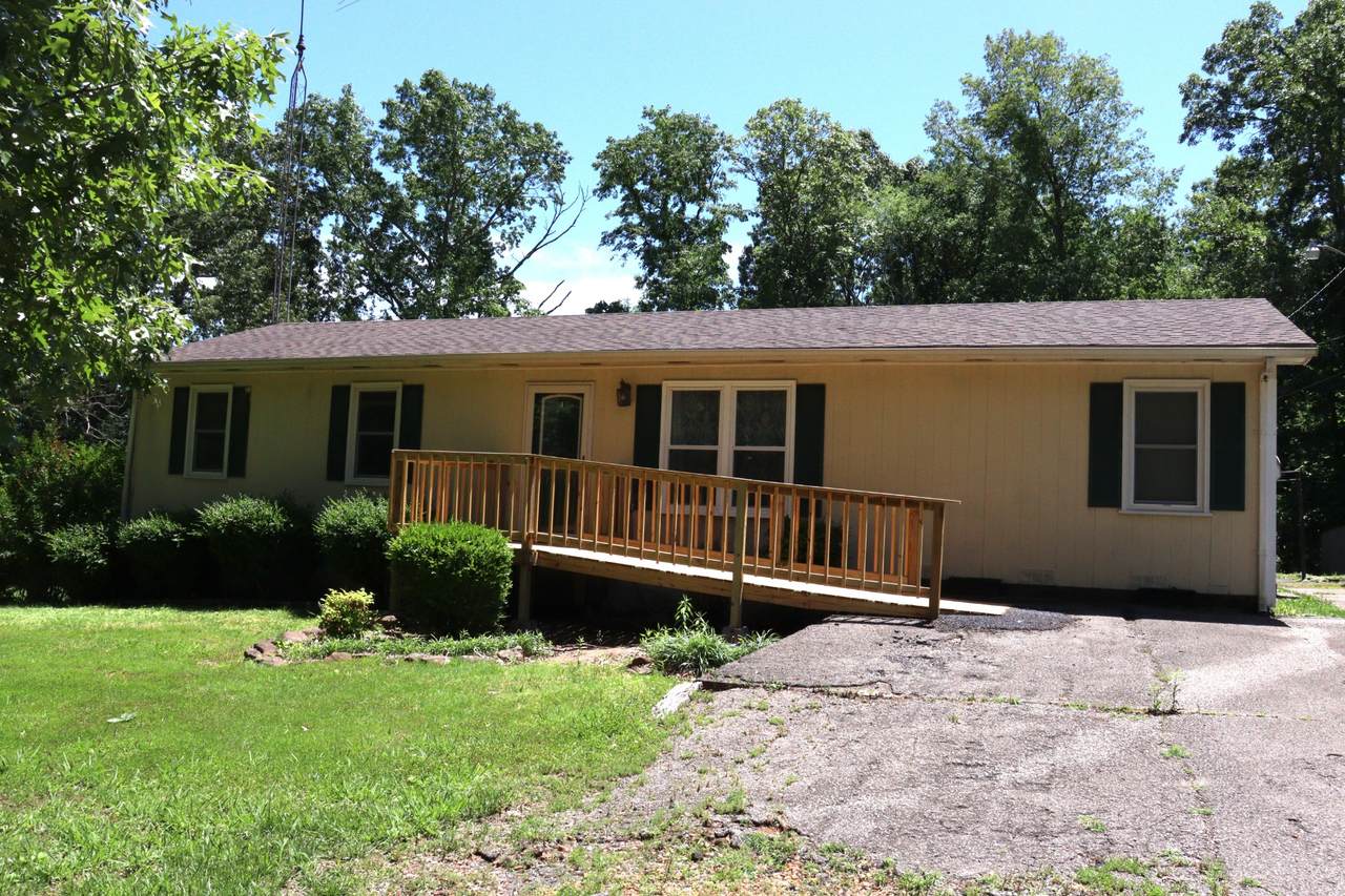 90 Laurel Ln - Photo 1