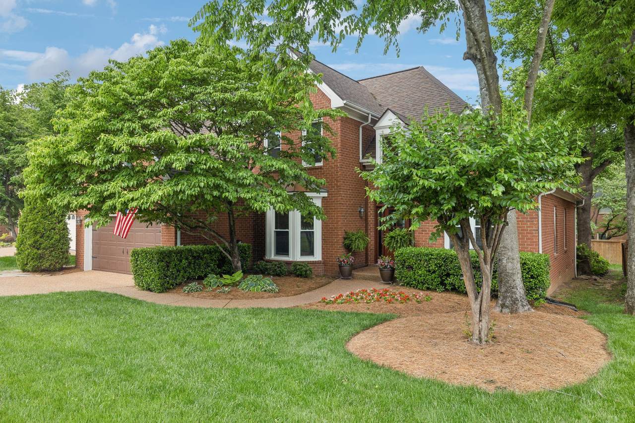 320 Julianna Cir - Photo 1