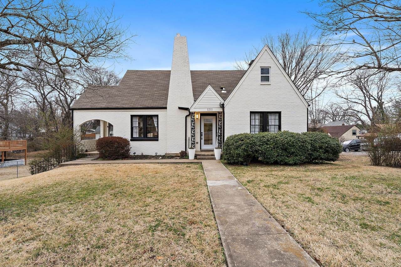 1211 Stratford Ave - Photo 1
