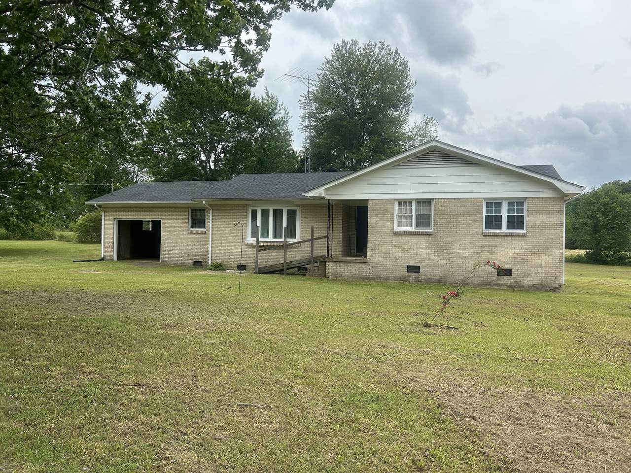 2150 Hebron Church Rd - Photo 1