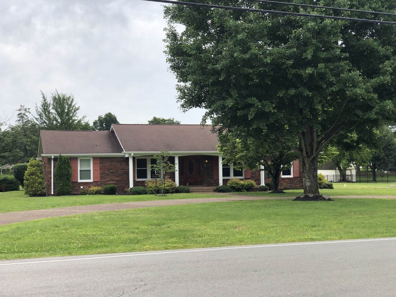2026 Saundersville Ferry Rd - Photo 1