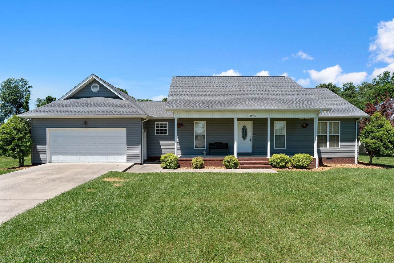 975 Eagle Landing Dr - Photo 1
