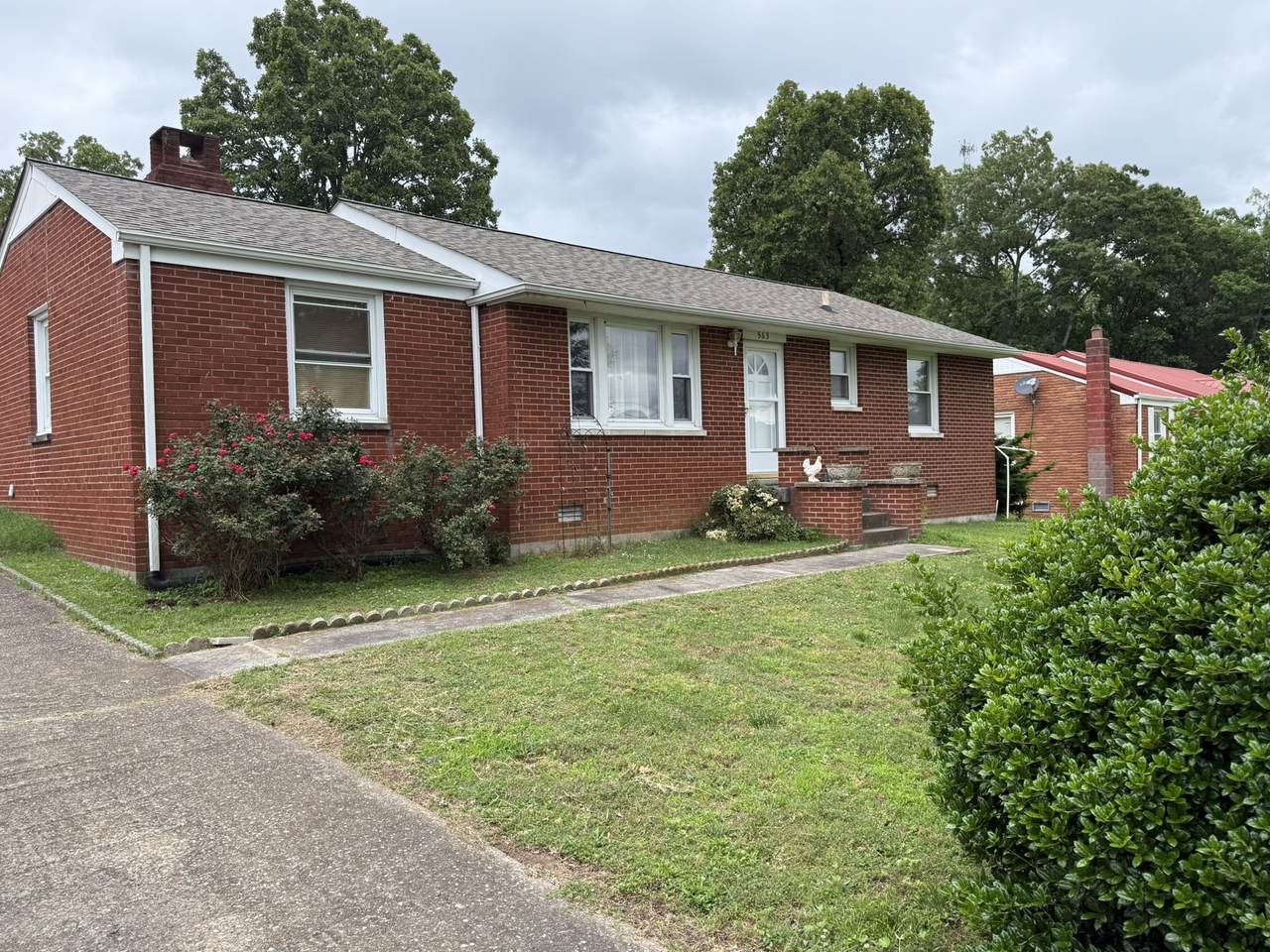 563 Ashe Ave - Photo 1