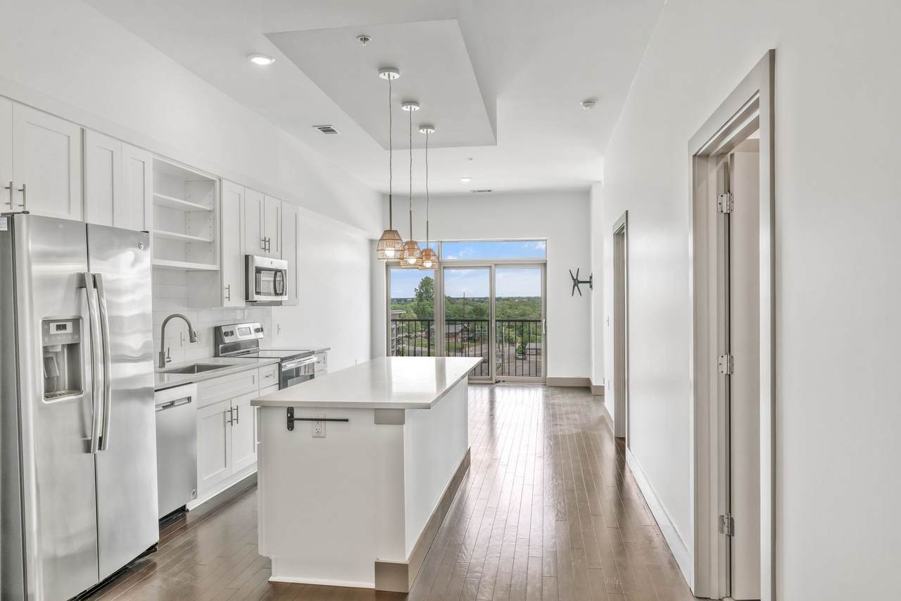 2407 8th Ave - Photo 1